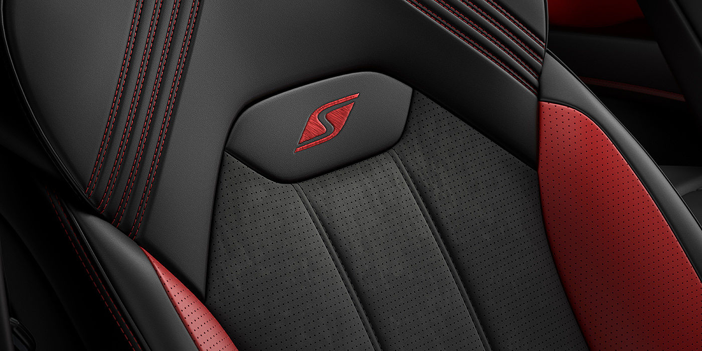 Bentley Marbella Bentley Bentayga S seat with detailed red Hotspur stitching and black Beluga coloured hide. 