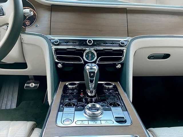 10:Bentley Flying Spur V6 Hybrid, Sedán, Viridian, Bentley Marbella